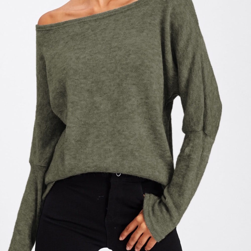 NWT Batwing Long-Sleeve Green Off Shoulder Sweater - Picture 4 of 8